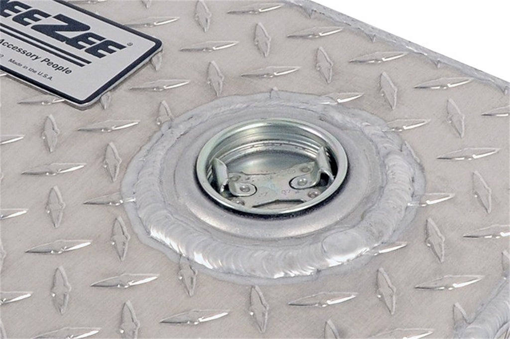 Tanks-Alum-SilverDetails-Bung.jpg